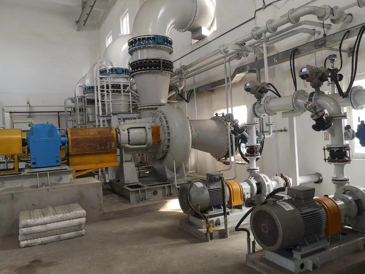 濟(ji)甯華源電熱廠安(an)裝脫硫泵